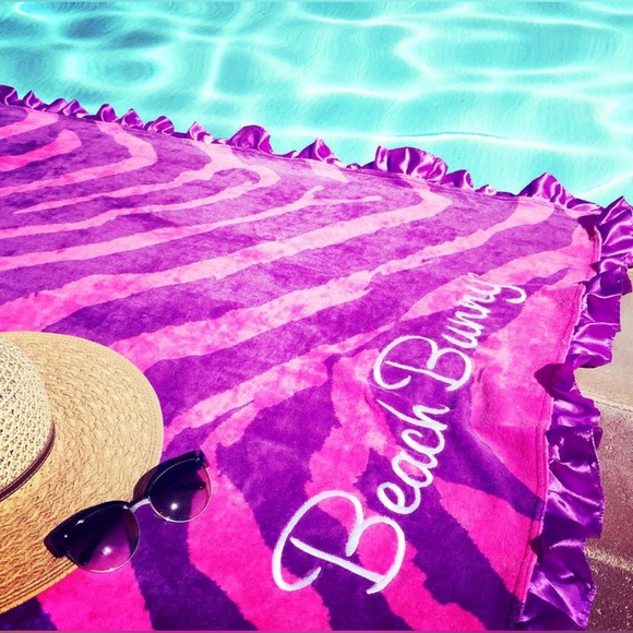 NWT Beach Bunny 🌊🐰 Towel - Picture 1 of 6